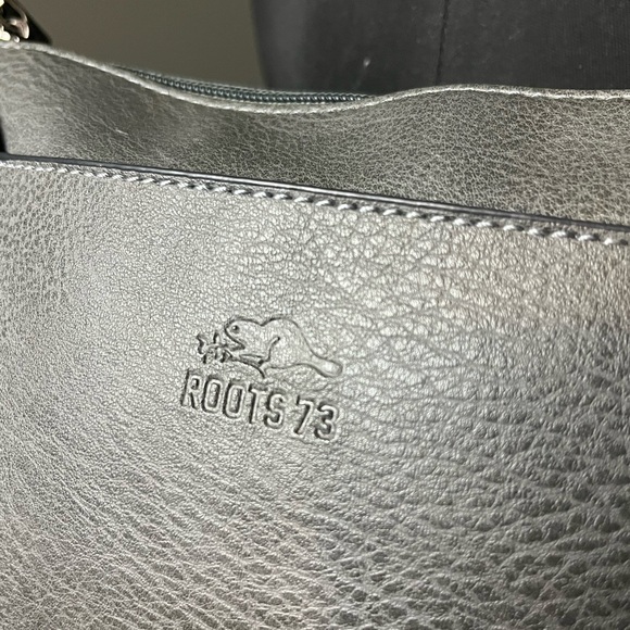 ROOTS GREY PURSE - Picture 3 of 8